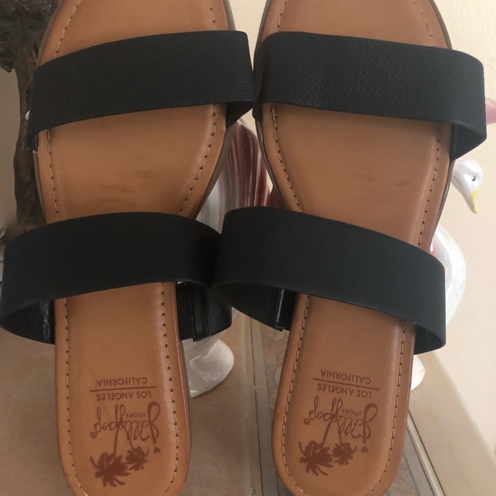 Women flats